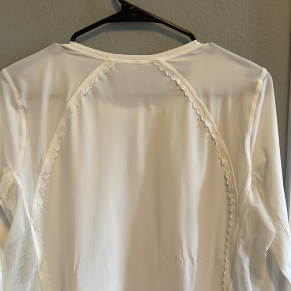 Lululemon White Long Sleeve Top with thumb holes - Picture 5 of 7
